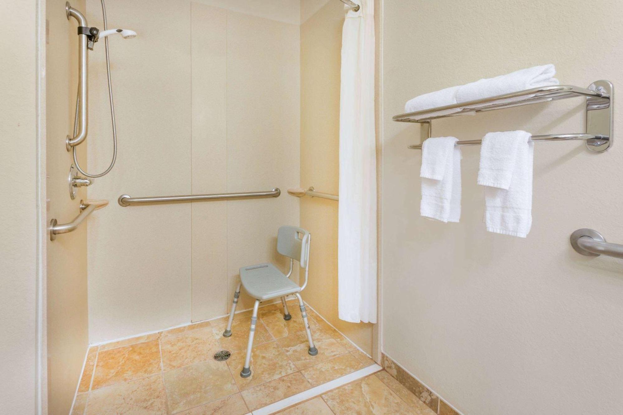 Hotel Days By Wyndham Semmes 3*